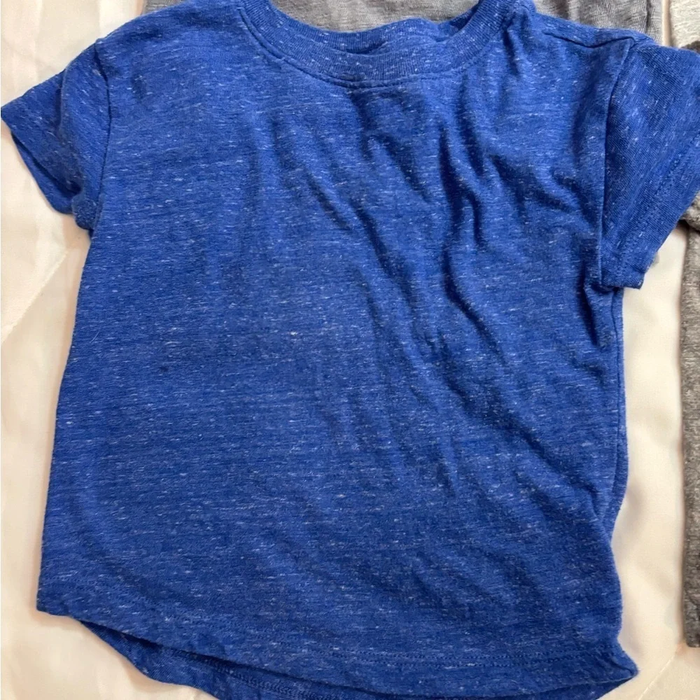 Set of 5 short sleeve shirts- 3 Carter's Kids Tees and 2 cat & jack tees 18M